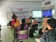 Para Guru PKK di Purworejo, Ikuti Diskusi Terbatas Telaah Kritis Kurikulum Kewirausahaan SMK di Era Millenial di SMK Kesehatan Purworejo