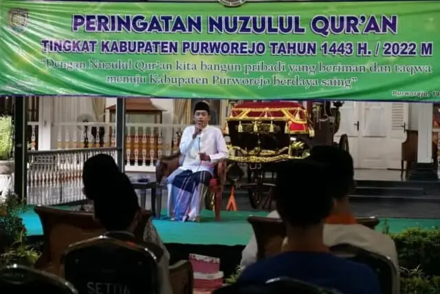 Siswa SMAN 1 Purworejo Jadi Pembicara dalam Peringatan Nuzulul Quran Siswa SMAN 1 Purworejo Jadi Pembicara dalam Peringatan Nuzulul Quran