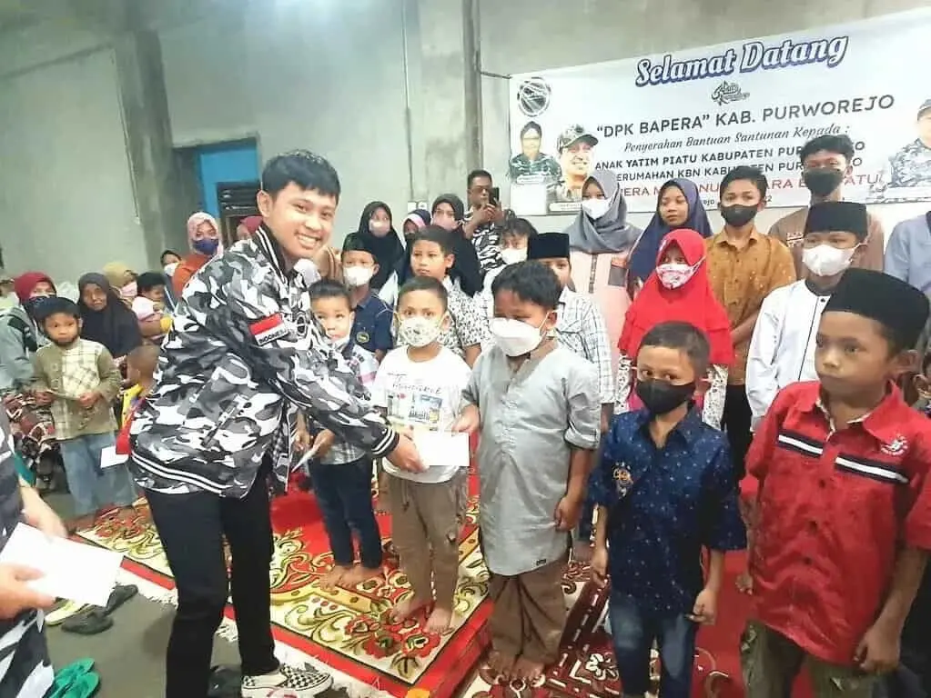 DPD Bapera Purworejo Santuni Anak Yatim dan Bagi Puluhan Sembako ke Masyarakat DPD Bapera Purworejo Santuni Anak Yatim dan Bagi Puluhan Sembako ke Masyarakat