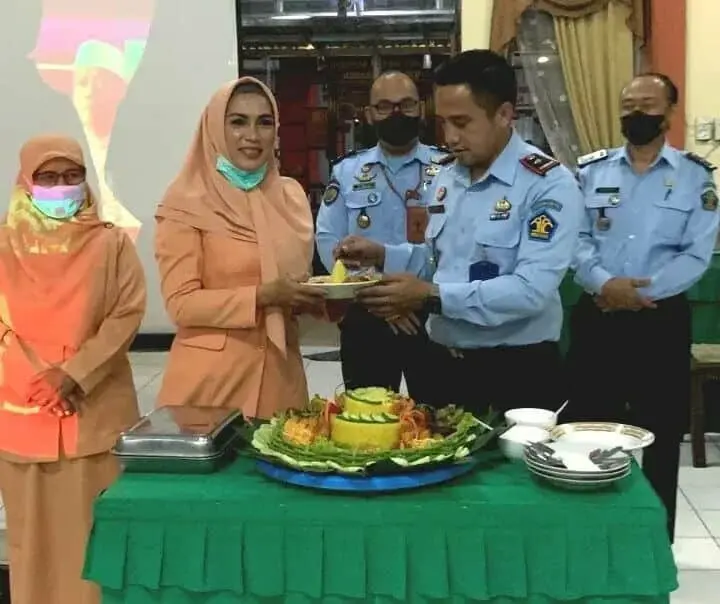 Tasyakuran HBP 58, Kepala Rutan Purworejo Berikan Santunan Anak Yatim Tasyakuran HBP 58, Kepala Rutan Purworejo Berikan Santunan Anak Yatim