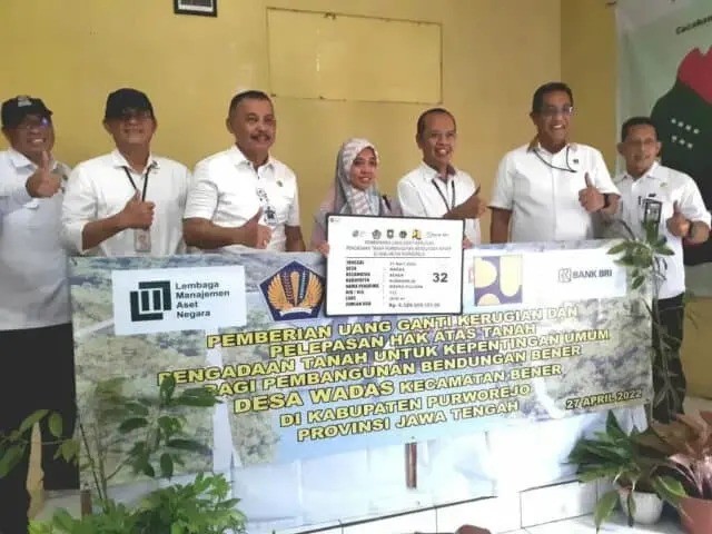 Warga Desa Wadas Terdampak Quarry Terima Ganti Untung, Puluhan Warga Wadas Jadi Miliader Warga Desa Wadas Terdampak Quarry Terima Ganti Untung, Puluhan Warga Wadas Jadi Miliader