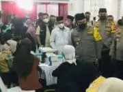Jelang Mudik Lebaran 2022, Kapolda Metro Jaya Tinjau Vaksinasi Malam Hari di Masjid Raya Uswatun Khasanah Daan Mogot