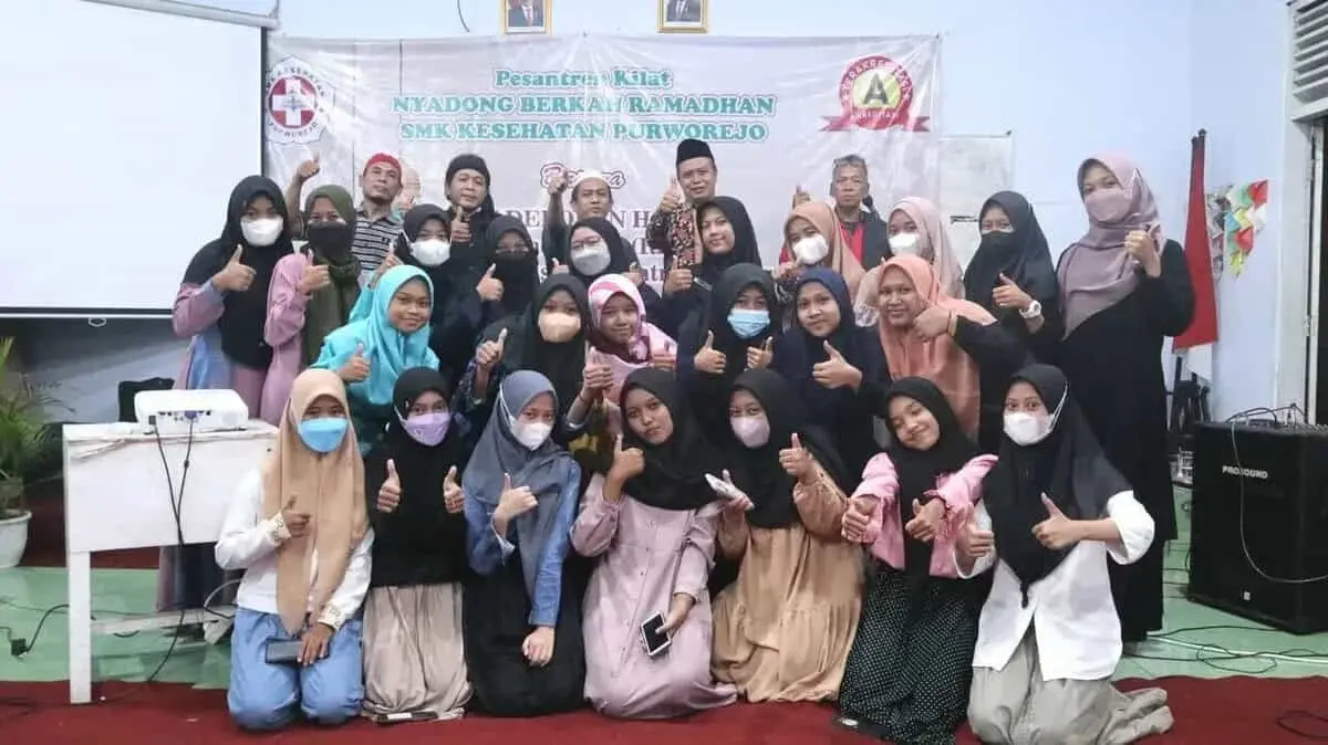 Buka Bersama dan Pesantren Kilat di SMK Kesehatan Purworejo Menghadirkan Gus Firman Pengasuh Pesantren Rock and Roll Buka Bersama dan Pesantren Kilat di SMK Kesehatan Purworejo Menghadirkan Gus Firman Pengasuh Pesantren Rock and Roll