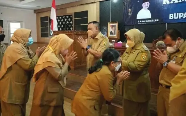 Hari Pertama Masuk Kerja, Pegawai Diminta Tancap Gas Hari Pertama Masuk Kerja, Pegawai Diminta Tancap Gas