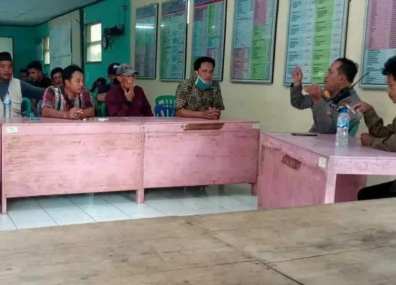 Tersinggung status Whatsapp, Ratusan Warga Guntur Geruduk Desa Donorati Tersinggung status Whatsapp, Ratusan Warga Guntur Geruduk Desa Donorati