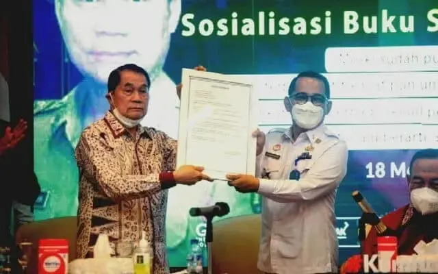 Kemenkumham Jateng Launching Buku Sesepuh Berbagi Kemenkumham Jateng Launching Buku Sesepuh Berbagi