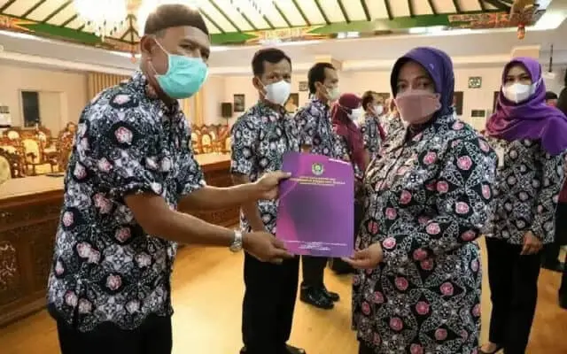 662 PNS Terima SK KP. Wabup: Kenaikan Pangkat Bukan Hak Semua PNS Secara Otomatis, Tapi Hasil Prestasi 662 PNS Terima SK KP. Wabup: Kenaikan Pangkat Bukan Hak Semua PNS Secara Otomatis, Tapi Hasil Prestasi