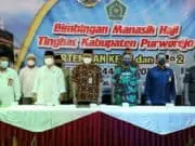 Daftar Tunggu Berangkat Haji Capai 63 tahun. Tahun ini 311 Jamaah Purworejo diberangkatkan Daftar Tunggu Berangkat Haji Capai 63 tahun. Tahun ini 311 Jamaah Purworejo diberangkatkan