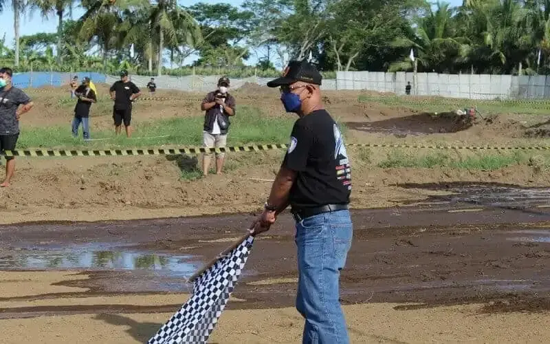 Ratusan Warga Tonton Aksi Crosser di Ajang Purworejo Open Grasstrack Motocross Masterbend Cup 2022 Ratusan Warga Tonton Aksi Crosser di Ajang Purworejo Open Grasstrack Motocross Masterbend Cup 2022