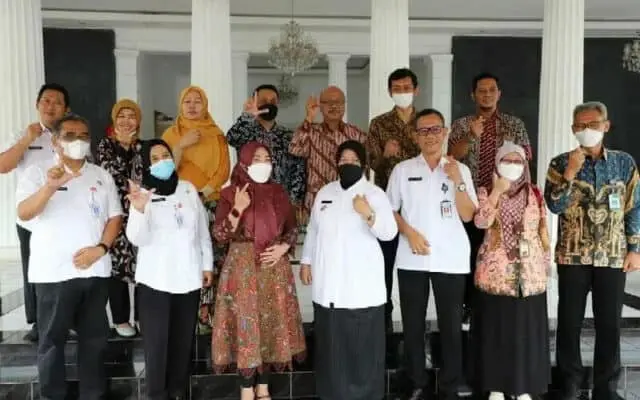 Sekretaris Ditjen GTK Kunjungi Purworejo. Wabup : Guru Penggerak Harus Mampu Gerakan Turbin Pendidikan, Agar Hasilkan SDM Berkualitas Sekretaris Ditjen GTK Kunjungi Purworejo. Wabup : Guru Penggerak Harus Mampu Gerakan Turbin Pendidikan, Agar Hasilkan SDM Berkualitas