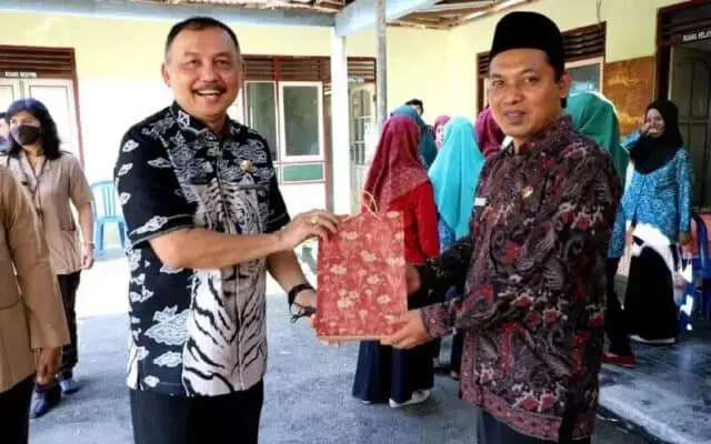 Bupati Saba Desa, Warga Sampaikan Aspirasi Bupati Saba Desa, Warga Sampaikan Aspirasi