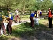 Anggota Cintaldo SMK PN- PN 2, Bhakti Sosial Bersih Pantai Jatimalang Anggota Cintaldo SMK PN- PN 2, Bhakti Sosial Bersih Pantai Jatimalang