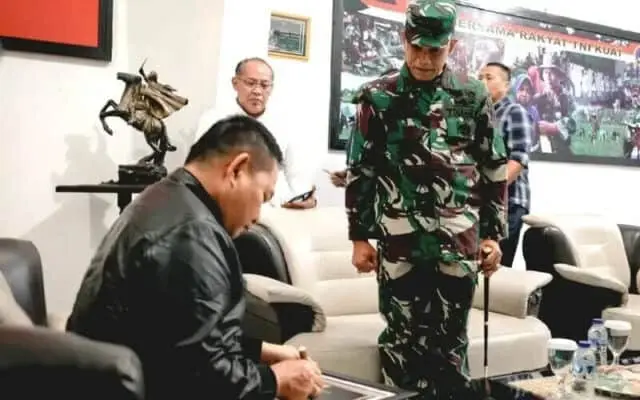 KASAD Jendral TNI Dr Dudung Abdurachman Kunjungi Kodim 0708 Purworejo, Tinjau dan Tandatangai Prasasti Gedung Pancasila KASAD Jendral TNI Dr Dudung Abdurachman Kunjungi Kodim 0708 Purworejo, Tinjau dan Tandatangai Prasasti Gedung Pancasila