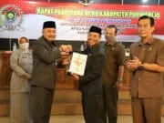 Gelar Rapat Paripurna, DPRD dan Kepala Daerah Setujui Raperda APBD Perubahan Tahun 2022 Gelar Rapat Paripurna, DPRD dan Kepala Daerah Setujui Raperda APBD Perubahan Tahun 2022