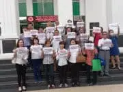 Puluhan Korban Anggota Koperasi Geruduk PN Jakbar Hadiri Sidang Pertama Petinggi KSP Indosurya Puluhan Korban Anggota Koperasi Geruduk PN Jakbar Hadiri Sidang Pertama Petinggi KSP Indosurya