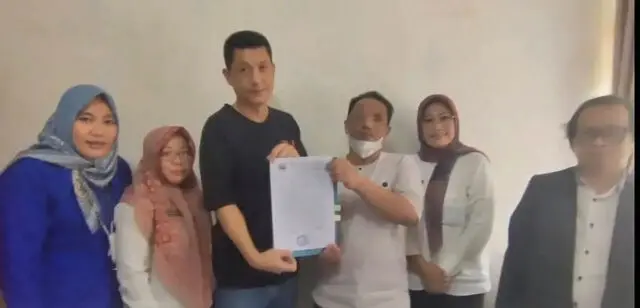 Konflik Eks Pekerja dan PT. San Xiong Steel Sepakat Berdamai Konflik Eks Pekerja dan PT. San Xiong Steel Sepakat Berdamai
