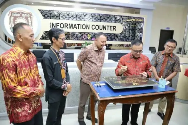 Tidak Bisa Menghadiri Peresmian MPP Purworejo, MenPAN-RB Tandangani Prasasti Tengah Malam Tidak Bisa Menghadiri Peresmian MPP Purworejo, MenPAN-RB Tandangani Prasasti Tengah Malam