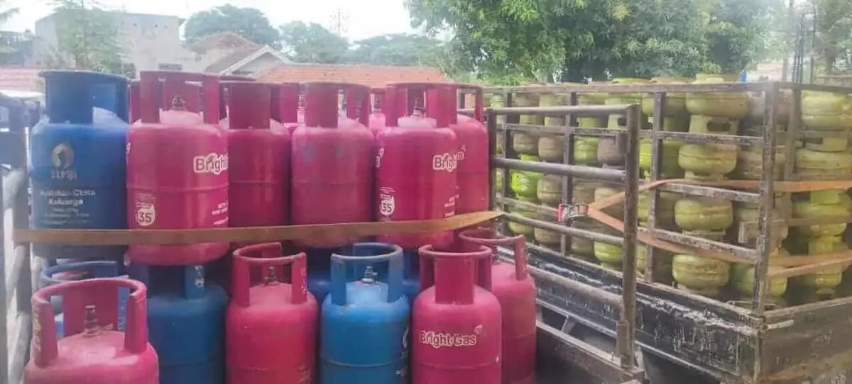 Polsek Ciwandan Berhasil Ungkap Kasus Kecurangan Tabung Gas LPG Subsidi Polsek Ciwandan Berhasil Ungkap Kasus Kecurangan Tabung Gas LPG Subsidi