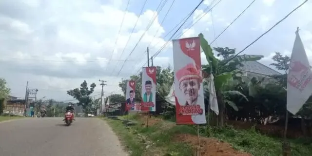 Baliho Nyapres Ganjar Pranowo Tegak di Jambi Baliho Nyapres Ganjar Pranowo Tegak di Jambi