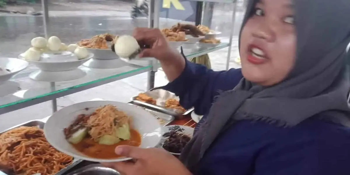 Kuliner 1001, Lontong Medan Cukup Diminati Menggugah Selera Kuliner 1001, Lontong Medan Cukup Diminati Menggugah Selera