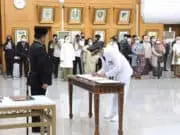 Mendagri Resmi Lantik Heru Budi Hartono Jadi Penjabat Gubernur DKI Jakarta Mendagri Resmi Lantik Heru Budi Hartono Jadi Penjabat Gubernur DKI Jakarta