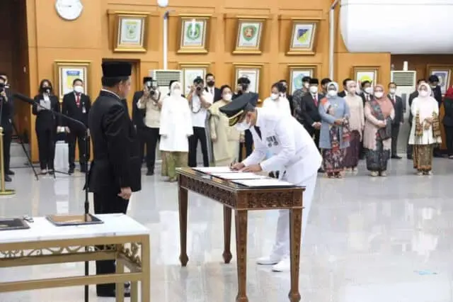 Mendagri Resmi Lantik Heru Budi Hartono Jadi Penjabat Gubernur DKI Jakarta Mendagri Resmi Lantik Heru Budi Hartono Jadi Penjabat Gubernur DKI Jakarta