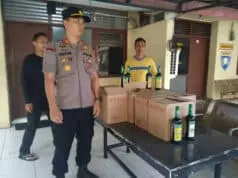 Berkedok Toko Sembako, Ratusan Botol Miras Berhasil Disita Polisi Berkedok Toko Sembako, Ratusan Botol Miras Berhasil Disita Polisi