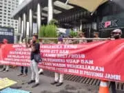 Soal 28 Tersangka, JKP Segera Kembali Gelar Aksi di KPK Jaringan Pemantau Kewenangan (JPK) ketika menggelar aksi di KPK terkait kasus korupsi suap RAPBD Jambi tahun 2017/2028