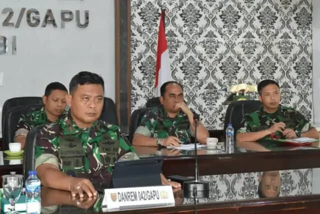 Komandan Korem 042/Gapu Brigjen TNI Supriono, S.IP., M.M. Komandan Korem 042/Gapu Brigjen TNI Supriono, S.IP., M.M.