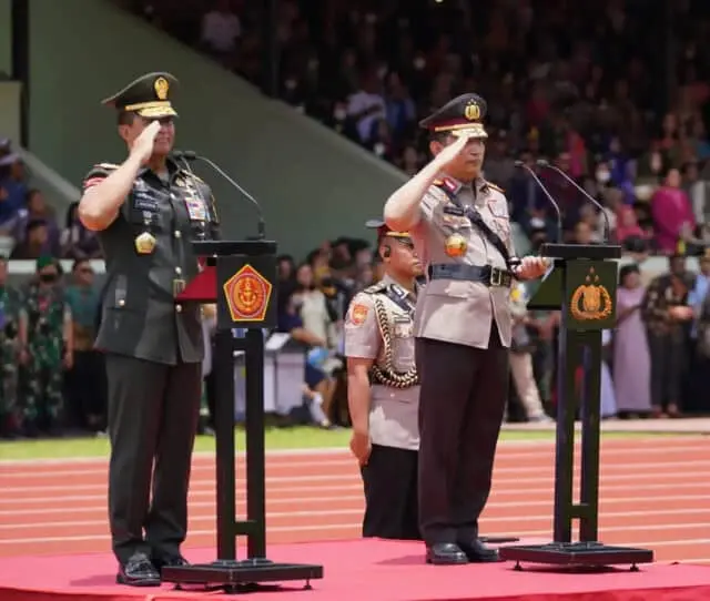 Pesan Kapolri Kepada 1.028 Taruna: Sinergisitas TNI-Polri Akan Menjamin Stabilitas Keamanan dan Politik Pesan Kapolri Kepada 1.028 Taruna: Sinergisitas TNI-Polri Akan Menjamin Stabilitas Keamanan dan Politik