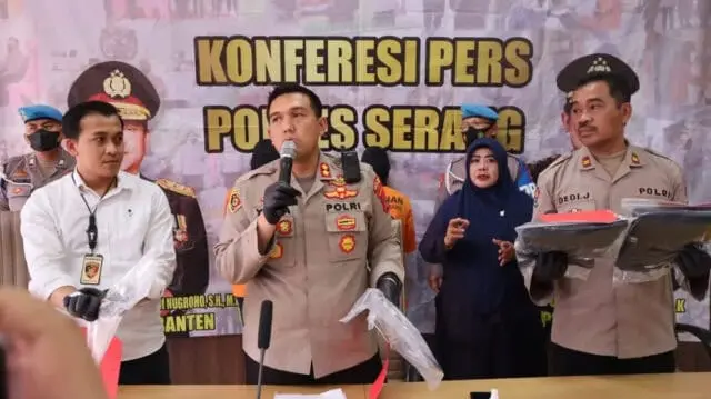 Polres Serang Tetapkan Tiga Orang Tersangka Penganiayaan Anak di Bawah Umur Polres Serang Tetapkan Tiga Orang Tersangka Penganiayaan Anak di Bawah Umur
