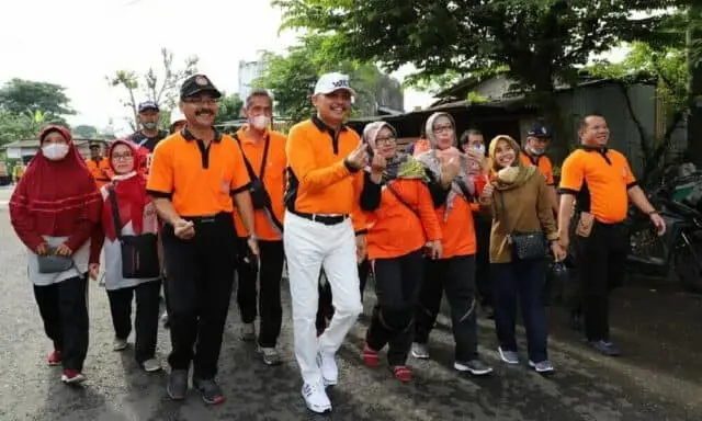 Bupati Ikuti Jalan Sehat Dalam Rangka HUT PGRI ke 77
