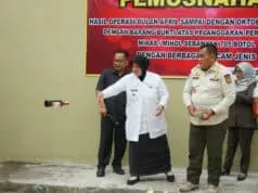 Satpol PP Purworejo Musnahkan Ratusan Botol Miras Satpol PP Purworejo Musnahkan Ratusan Botol Miras