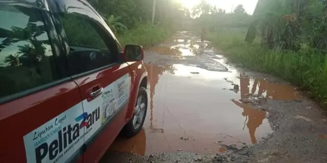 Beginilah kondisi kerusakan Jalan Sersan. Poto ini diambil, Kamis (3/11-2022). Beginilah kondisi kerusakan Jalan Sersan. Poto ini diambil, Kamis (3/11-2022).