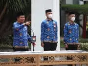 Pimpin Pengambilan Sumpah Janji, Sekjen Minta PNS Kemendagri dan BNPP Komitmen Layani Rakyat Pimpin Pengambilan Sumpah Janji, Sekjen Minta PNS Kemendagri dan BNPP Komitmen Layani Rakyat
