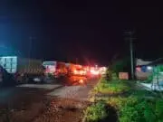 Sepanjang 6 Km, Kemacetan Hari Ini Terjadi Lagi di Ruas Jalan Nasional Muara Tembesi – Muara Bulian Akibat truk bermuatan batubara mengalami patah AS, ruas jalan nasional yang menghubungkan Muara Tembesi - Muara Bulian mengalami macet total sepanjang lebih kurang 6 kilometer.