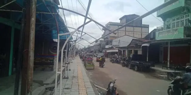 Proyek Pedestrian di Jalan A Yani, Kota Kuala Tungkal, sudah selayaknya diawasi para penegak hukum. Proyek Pedestrian di Jalan A Yani, Kota Kuala Tungkal, sudah selayaknya diawasi para penegak hukum.
