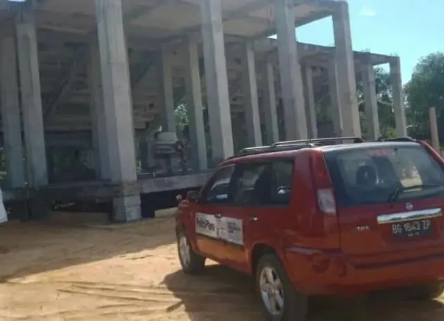 Proyek GOR di Tanjung Jabung Barat terindikasi munculkan dugaan korupsi. poto ini diambil beberapa waktu lalu. Proyek GOR di Tanjung Jabung Barat terindikasi munculkan dugaan korupsi. poto ini diambil beberapa waktu lalu.