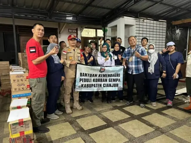 Kemendagri Turunkan Tim Kemanusiaan ke Cianjur, Salurkan Bantuan dan Asistensi Pemerintah Kemendagri Turunkan Tim Kemanusiaan ke Cianjur, Salurkan Bantuan dan Asistensi Pemerintah