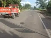 Akses Jalan Nasional ke Pelabuhan Talang Duku Mulai Mengalami Kerusakan Akses jalan nasional Jambi menuju Pelabuhan Talang Duku di Kabupaten Muaro Jambi mulai mengalami kerusakan