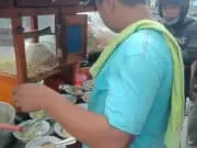 Cukup Diminati, Ratusan Mangkok Bakso Tanggo di Kota Jambi Diserbu Pelanggan Bakso racikan Mas No laris manis pembeli.