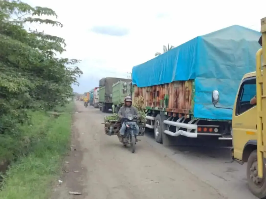 Jalan Nasional Terus Diperbaiki, Ini Kata Anggota Komisi V DPR-RI HA Bakri HM: Batubara Harus Berjalan Tapi Mesti Ta’at Aturan... Jalan Nasional Terus Diperbaiki, Ini Kata Anggota Komisi V DPR-RI HA Bakri HM: Batubara Harus Berjalan Tapi Mesti Ta’at Aturan...