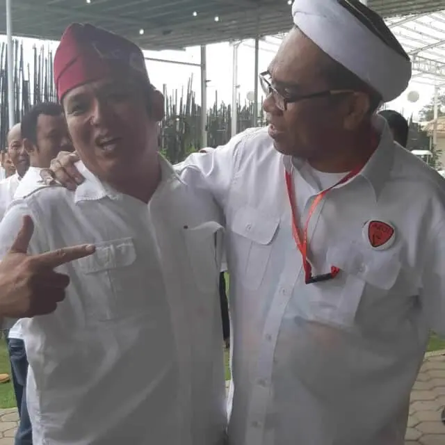IMG-20221216-WA0037 Djokas Siburian (kiri) saat bertemu akrab degan tokoh nasional Ali Mochtar Ngabalin.