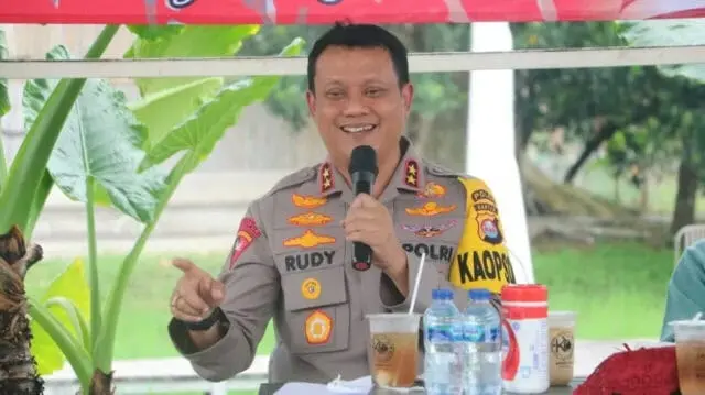 Melalui Jumat Curhat, Kapolda Mendengar Langsung Masukan dan Keluhan Masyarakat Melalui Jumat Curhat, Kapolda Mendengar Langsung Masukan dan Keluhan Masyarakat