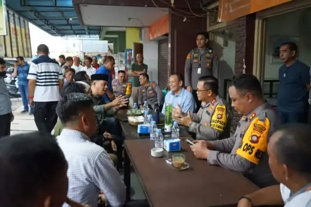 Tampung Aspirasi Warga, Kapolda Gorontalo Ngobrol Bareng di Warkop Ano Tampung Aspirasi Warga, Kapolda Gorontalo Ngobrol Bareng di Warkop Ano