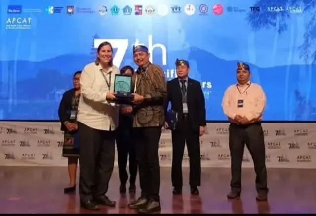 Bupati Purworejo Terima Penghargaan APCAT Awart 2022 Bupati Purworejo Terima Penghargaan APCAT Awart 2022