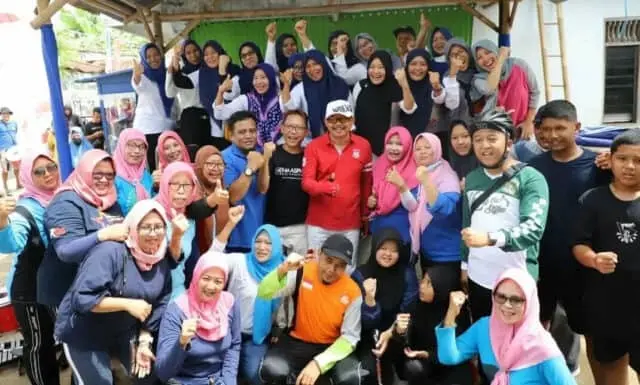 Disambut Antusias Warga, Bupati Ucapkan Selamat Ulang Tahun Pada Warga Baledono Disambut Antusias Warga, Bupati Ucapkan Selamat Ulang Tahun Pada Warga Baledono