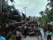 Akibat Jalan Provinsi Kep.Nias-Sumut Rusak Parah Korban Berjatuhan Akibat Jalan Provinsi Kep.Nias-Sumut Rusak Parah Korban Berjatuhan