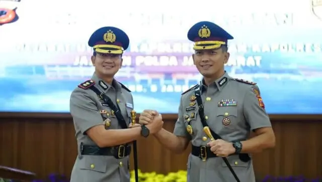 AKBP Wirdhanto Hadicaksono Resmi Mutasi Ke Polres Karawang Kota, kapolres garut di isi oleh akbp Rio wahyu anggoro AKBP Wirdhanto Hadicaksono Resmi Mutasi Ke Polres Karawang Kota, kapolres garut di isi oleh akbp Rio wahyu anggoro
