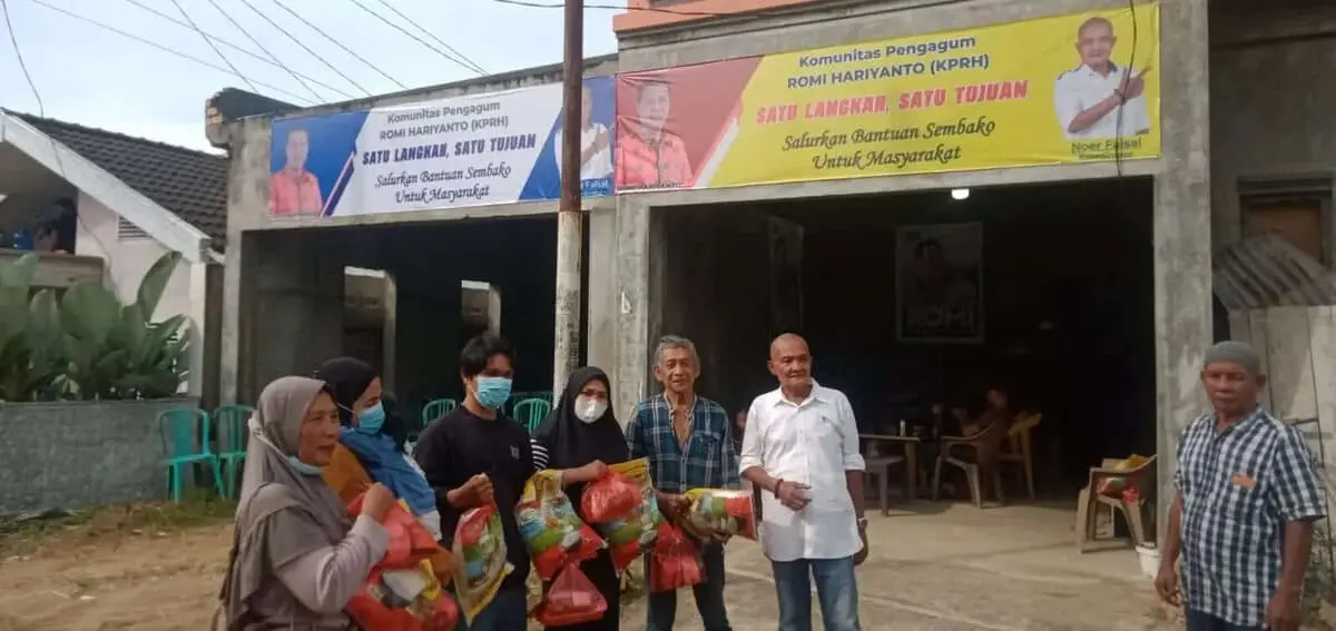 Komunitas Pengagum Romi Hariyanto Salurkan Bantuan 